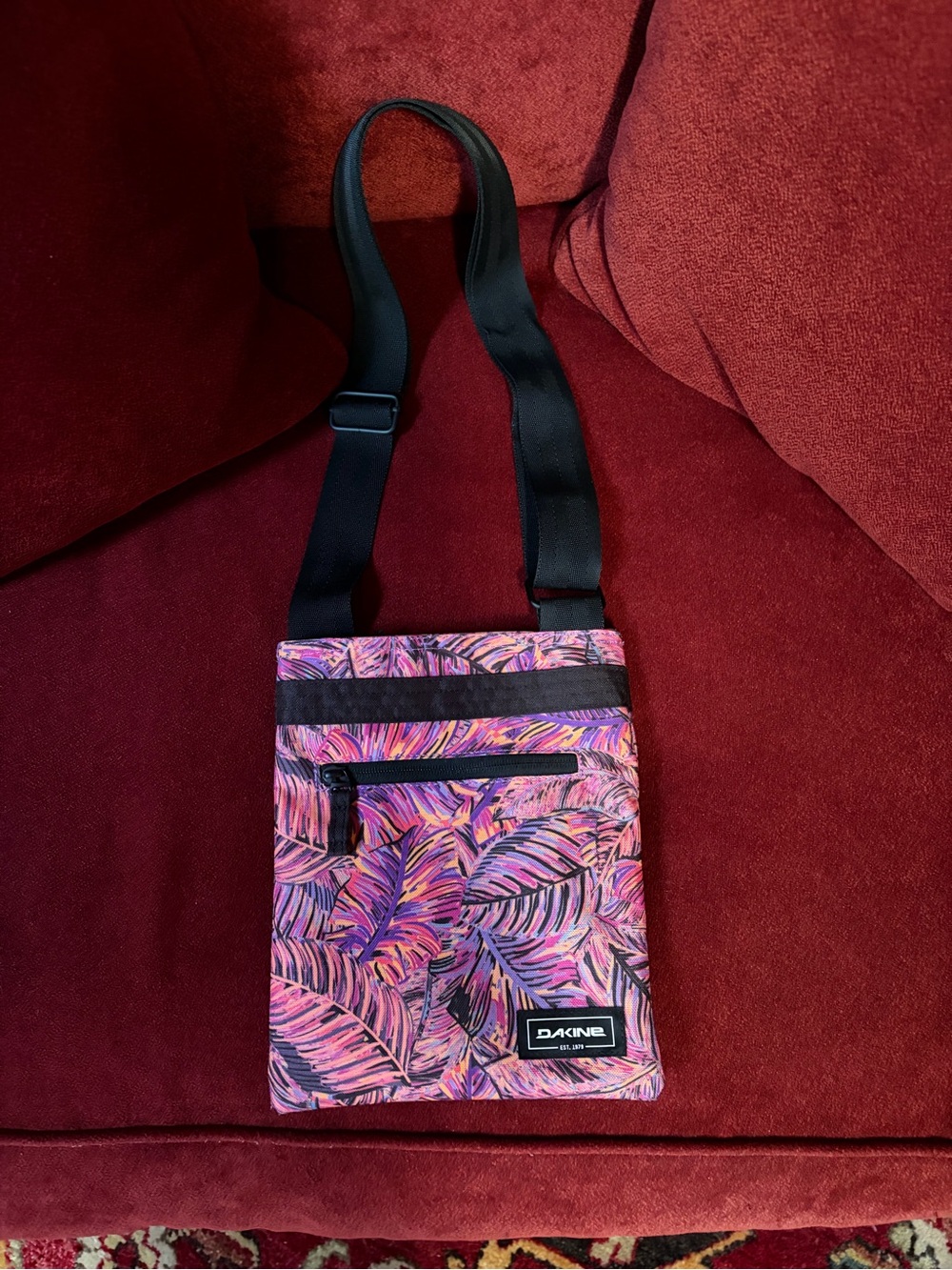 EUC. Dakine cross body bag.